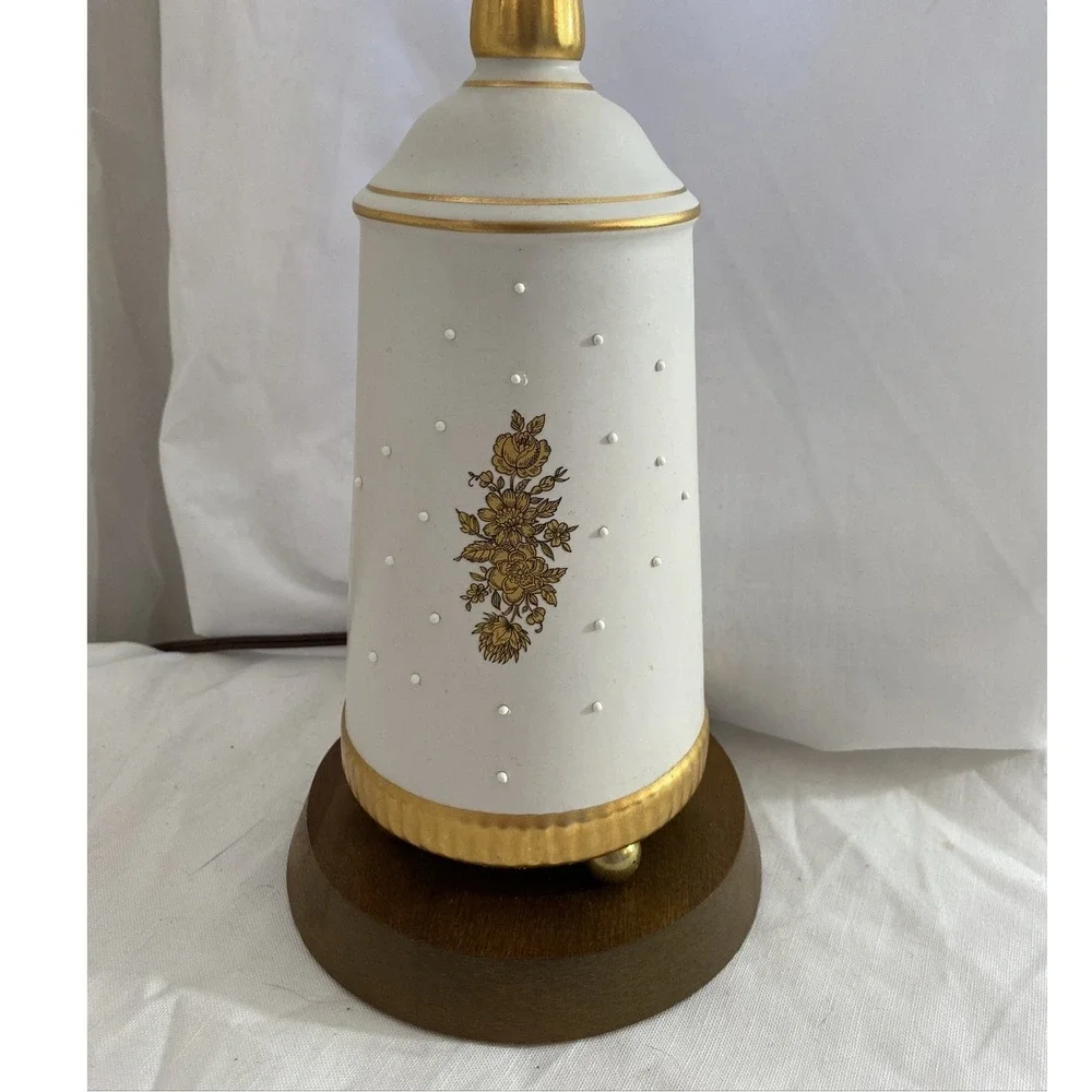 VTG Metal Tole Style Table Lamp White Gold‎ Floral 21